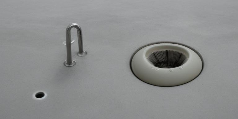 Plug the basin drain