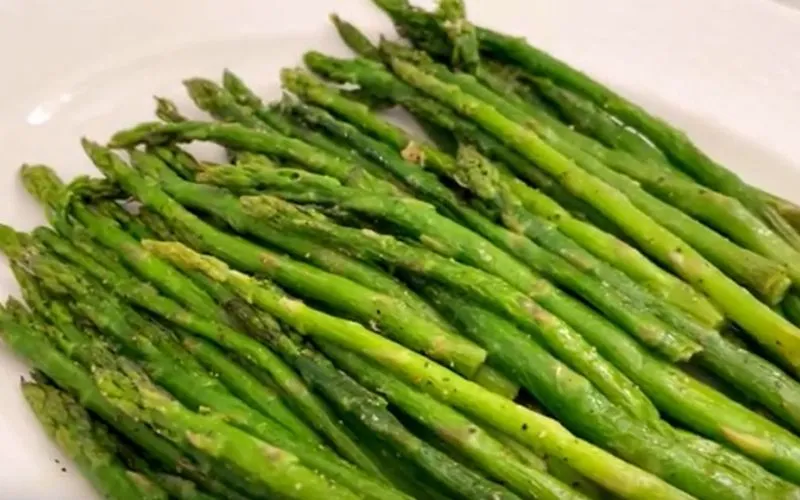 how to cook frozen asparagus in air fryer