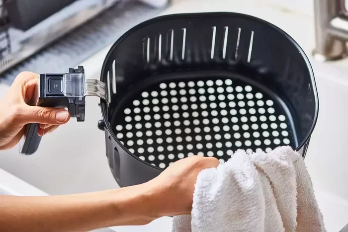 How to Clean Oven Air Fryer Basket