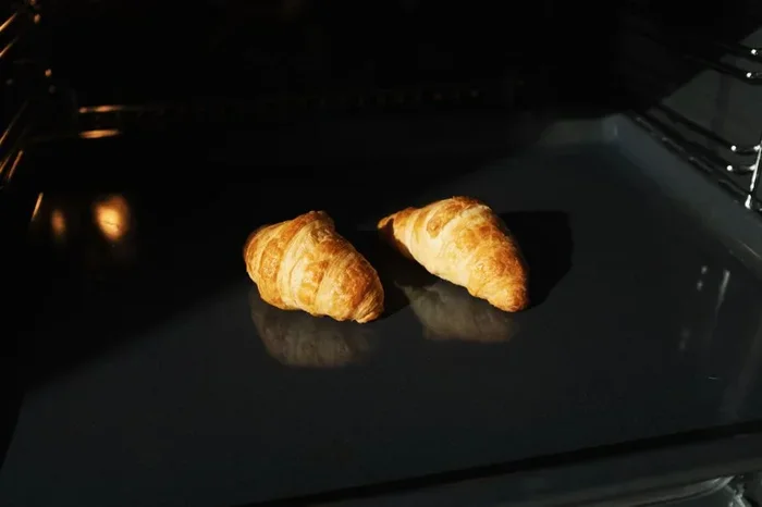 How to Clean an Oven Naturally Without Harsh Chemicals