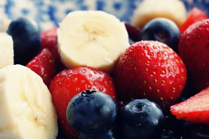Are Bananas Berries Yes Here Is Everything You Need