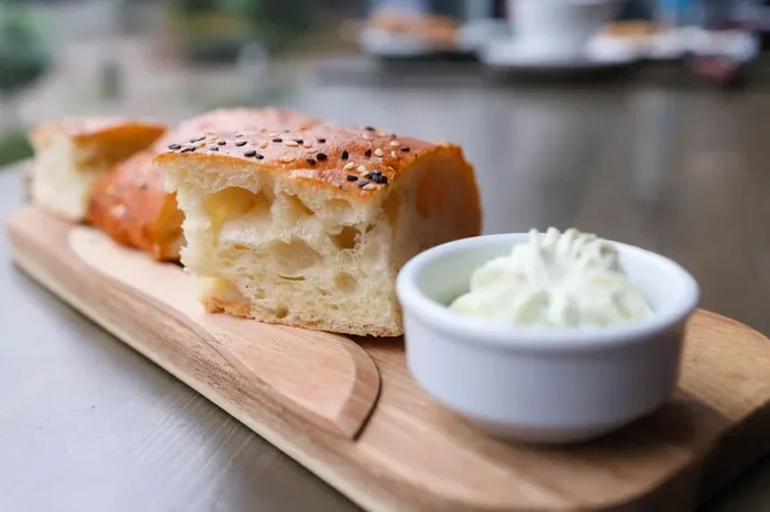 How to Keep Bread Fresh for Longer Without Plastic