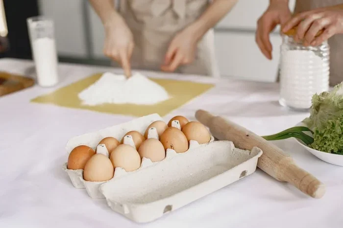 how long can eggs be left out at room temp safely usda