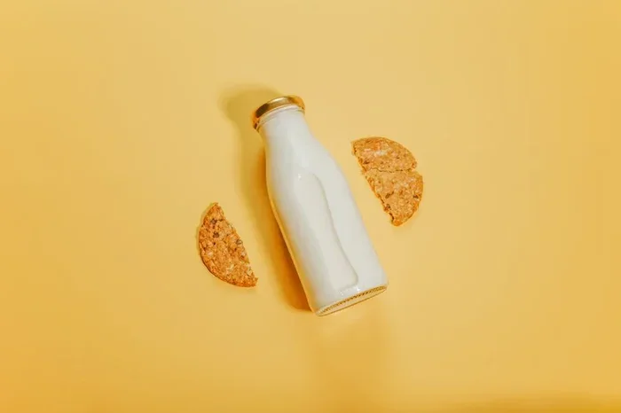 How Many Cups Are in a Half Gallon of Milk or Water