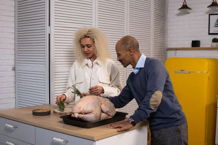 How Long to Defrost a Turkey in the Fridge for Thanksgiving