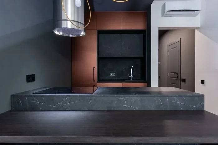 Does Induction Cooktop Require 220 Volts to Work at Home