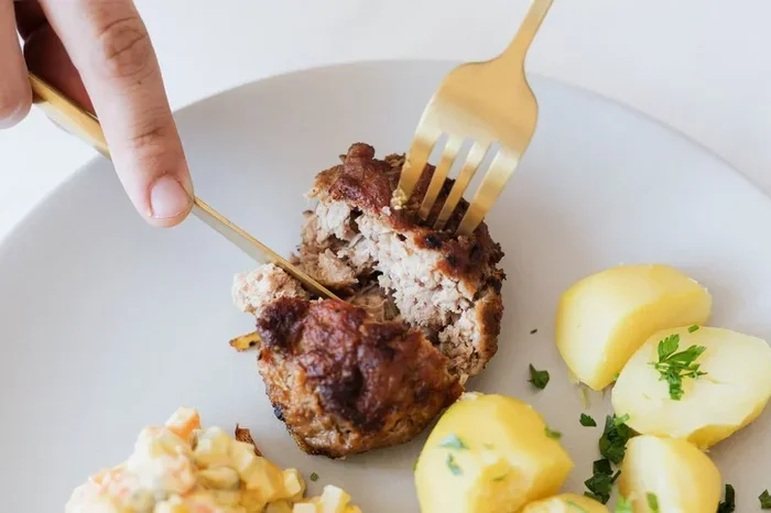 Best Meatloaf Recipes Using Bread Crumbs for Juicy Results